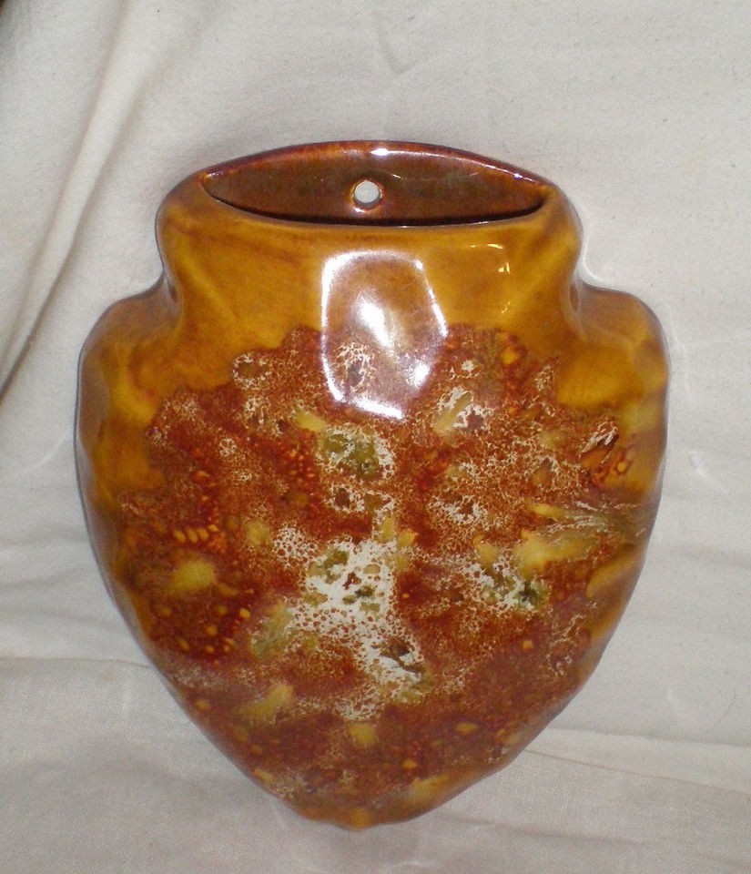 CREEK POTTERY GOLD ONE BROWN 8.5 LONG WALL POCKET