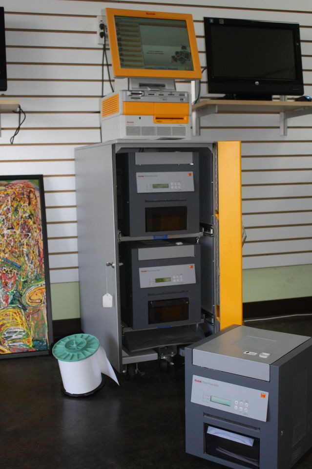 Kodak G4 Kiosk with 3 Kodak 6850 Printers   Perfect Condition