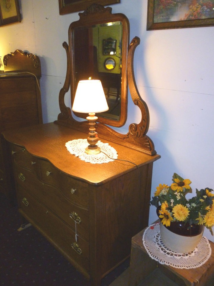 antique dresser mirror in Dressers & Vanities