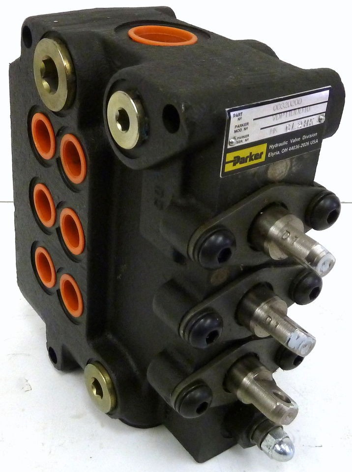 Parker Hydraulic VDP11DDD10 Mobile Hydraulic 3 Spool Valve *NEW*