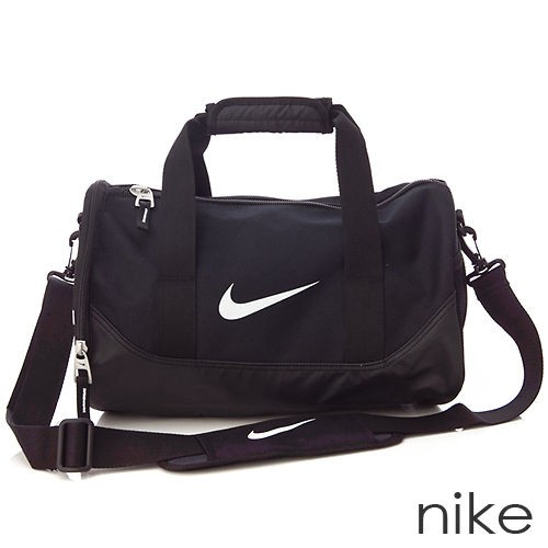 nike messenger bag in Clothing, 