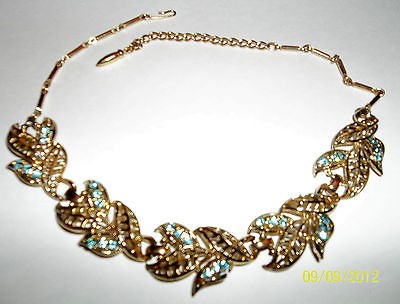 Vintage 1940’s Hollycraft Aquamarine Rhinestone & Gold toned 