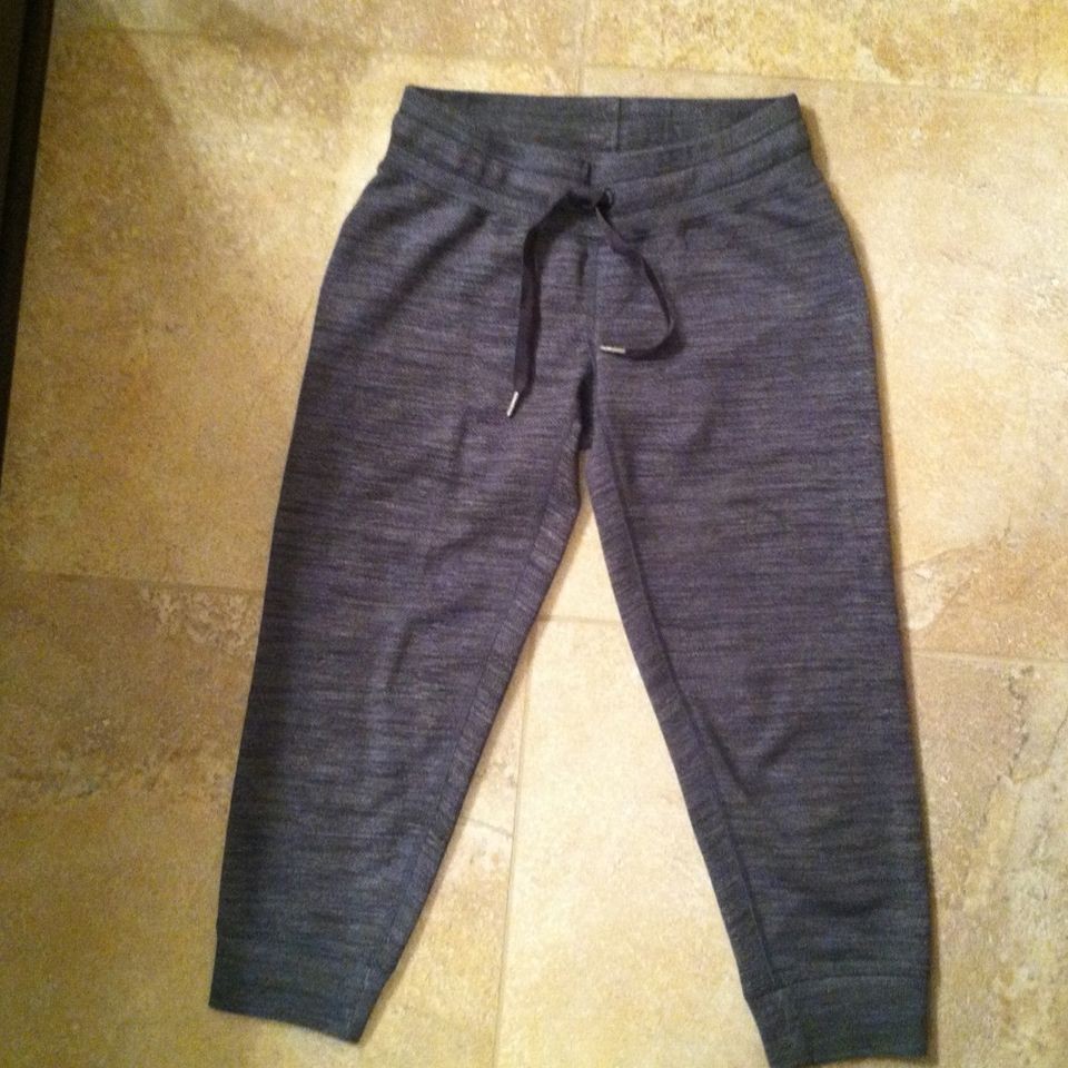 NWOT Lululemon Tea Lounge Crop 4 Commuter Denim Fossil Sold Out Ret $ 