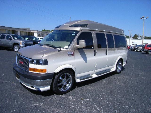 GMC  Savana Sherrod SSE 2011 GMC Savana 1500 7 Passenger Hightop 