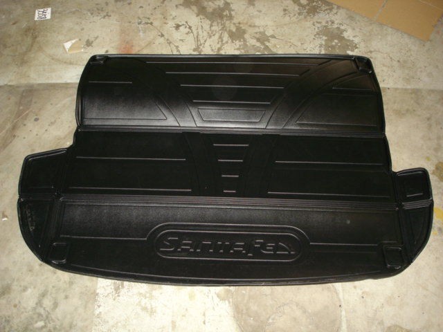 Hyundai Santa Fe cargo liner in Cargo Nets / Trays / Liners