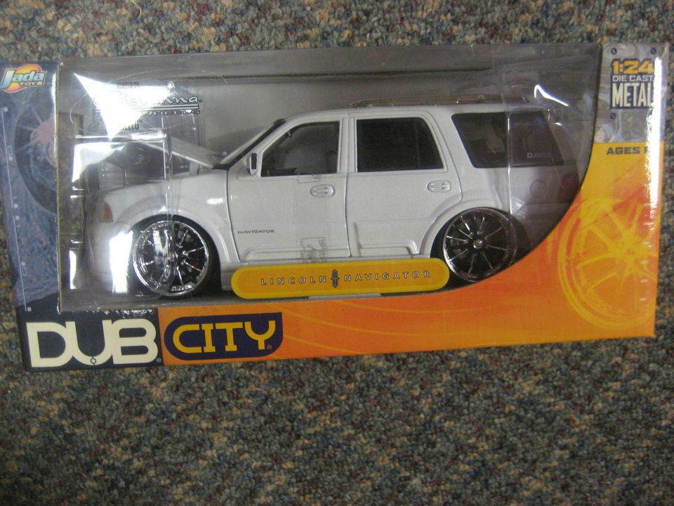 Dub City Lincoln Navigator Die Cast Metal 124 scale