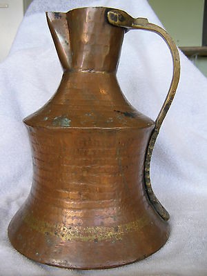 ANTIQUE HAMMERED COPPER LARGE PITCHER MIDDLE EASTER vintage DOVETAIL 