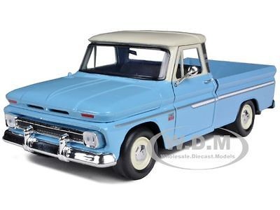 1966 CHEVROLET C10 FLEETSIDE PICKUP TRUCK BLUE/CREAM 1/24 BY MOTORMAX 