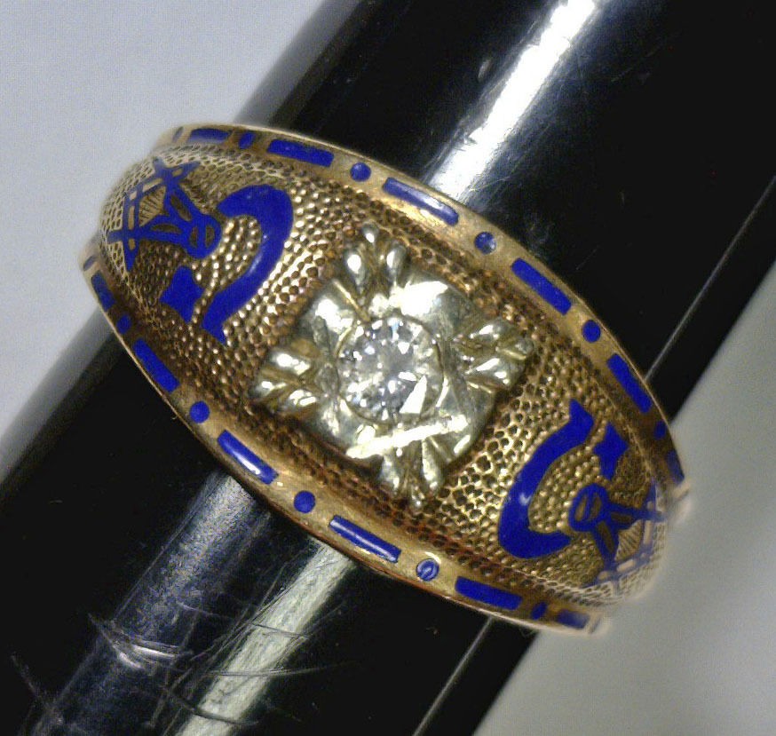 Vintage 10K 14K Gold Masonic Mason Ring with .25 carat Diamond 