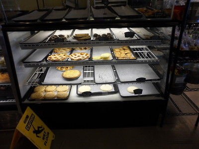 bakery display case in Furniture, Signs & Decor