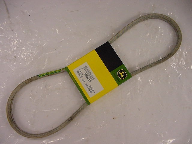 NEW JOHN DEERE DRIVE OR AUGER BELT M82612 TRS27/32 1032 832 826 732 