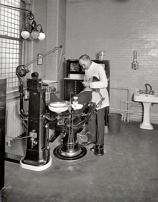 VINTAGE DENTIST DENTAL CHAIR EQUIPMENT PHOTO NOSTALGIC MEDICINE 