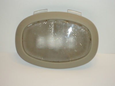 01 03 DODGE VOYAGER TOWN COUNTRY CARAVAN INTERIOR DOME LIGHT 02
