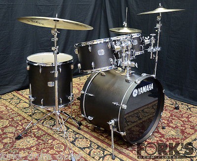 yamaha drum set in Sets & Kits