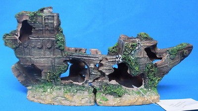   Decoration 2 pieced 9.5 Shipwreck @ Reptile Fresh or Marine Fish Tank