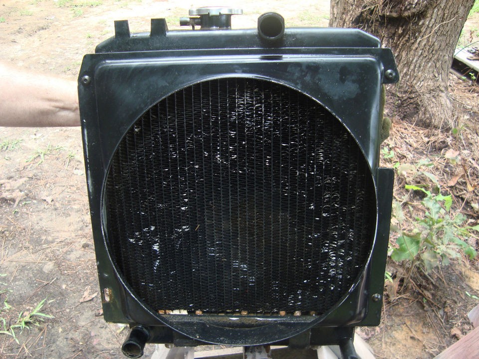 JOHN DEERE 455 3 CYL DIESEL GOOD USED RADIATOR WITH SHROUD REF 