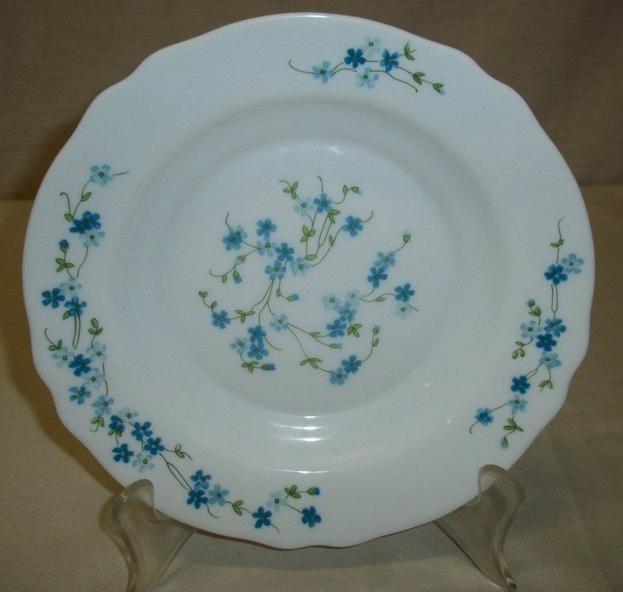 Arcopal France Veronica White w/ Blue Flowers 9 Rimmed Soup Bowl 10 
