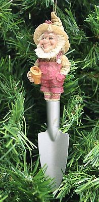 KURT ADLER VINTAGE GARDEN GNOME HOLDING CLAY POT ON TROWEL CHRISTMAS 