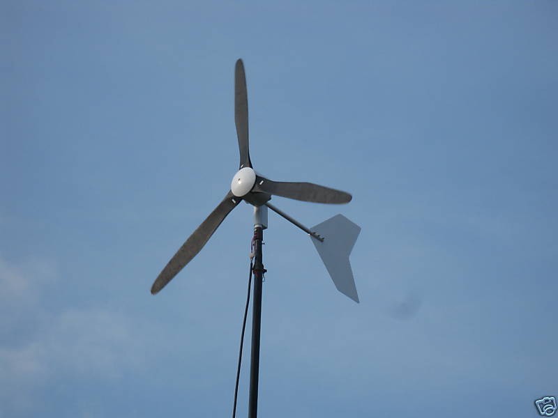 Wind turbine generator Black600 750 Watt 12   24 Volt with solar panel 