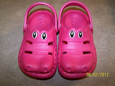   Shoe NEW Poliwalks Alligator NWOT Pink Slip On Croc o dile Water clog