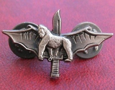 IDF gorilla commando badge Israel Israeli army monkey on sword pin