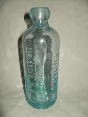 VERTICALLY EMBOSSED CHICAGO HUTCH SODA BOTTLE THOMAS HENNESSY