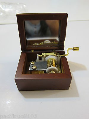 Wooden Hand Crank Hurdy Gurdy Sankyo Music Box Titanic My Heart Will 