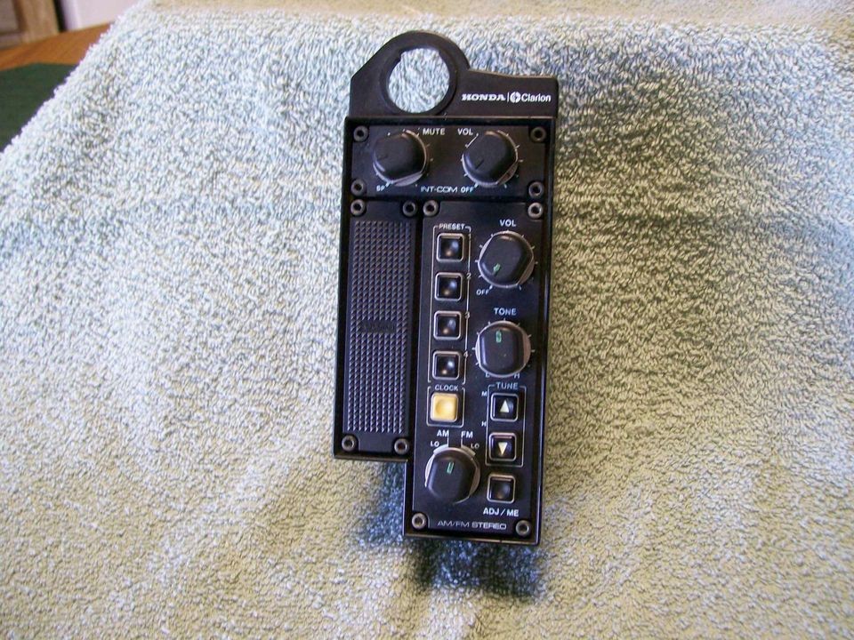   Honda Goldwing GL1100 Aspencade AM/FM/ INTERCOM Radio Control Box GL