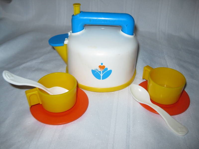   Fun with Food Whistling Tea Kettle Set Pot Coffee Tea Pot cup spoon