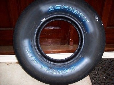 BRAND NEW (never mounted) Dakota Definity 265 / 75 /R15 SUV Tire