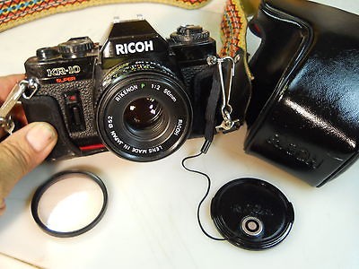   kR   10 SUPER  35mm CAMERA & CASE   NICE CAMERA