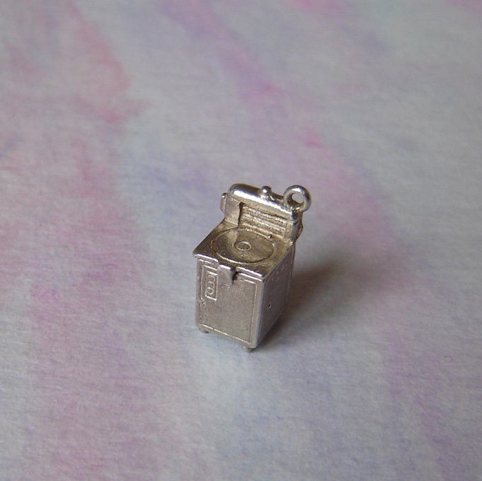 VINTAGE SILVER 60s/70s OLD OPENING WASHING MACHINE BRACELET CHARM 