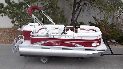 pontoon boat in Pontoon / Deck Boats