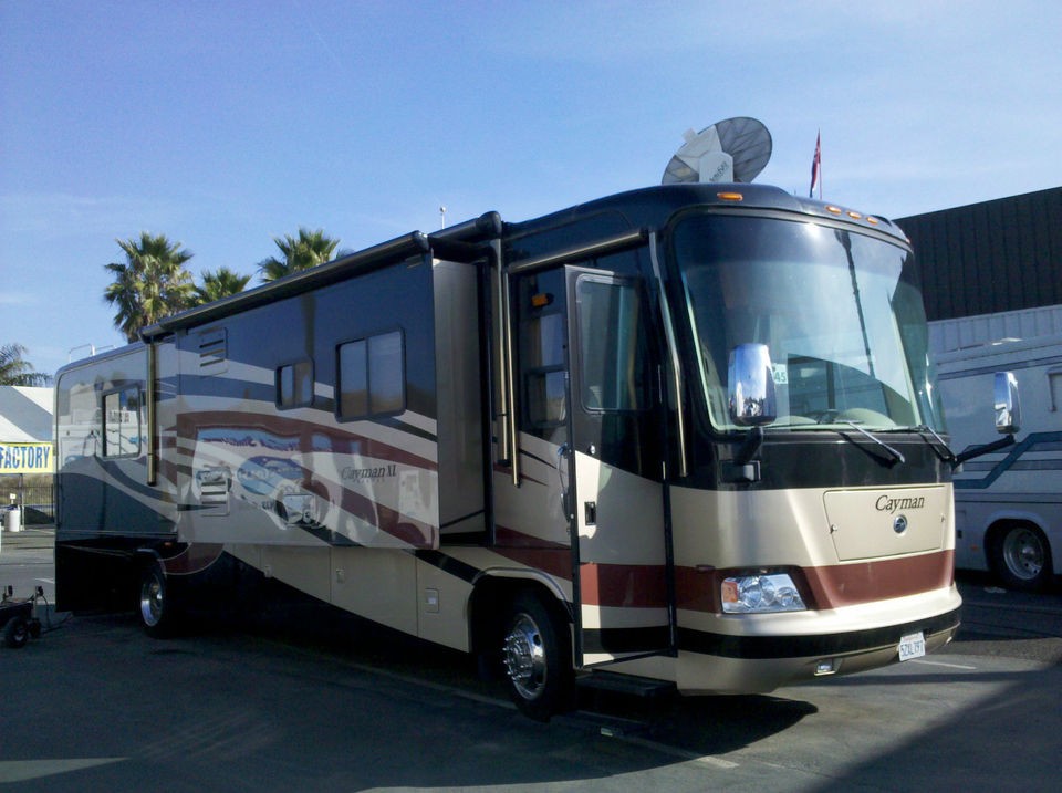 2007 Monaco Cayman Motor Home Diesel Pusher   Beautiful RV w/ 6000 W 