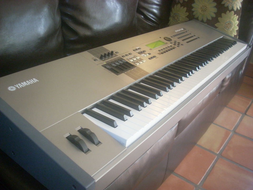 Yamaha Motif 8 88key Super Clean+128 smartmedia card LoOK 12pics 