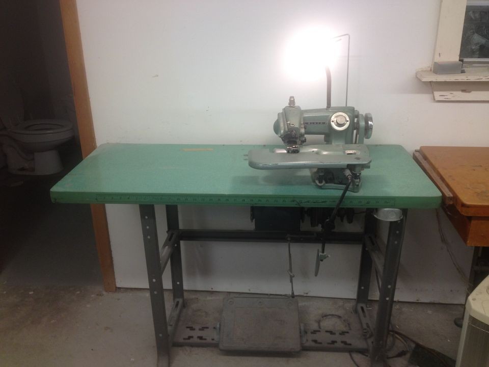 Blindstitch Industrial Commercial Hemming Sewing Machine w/ Table on ...