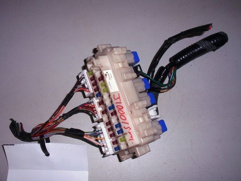 08 NISSAN ALTIMA FUSE BOX (Fits Nissan Altima)