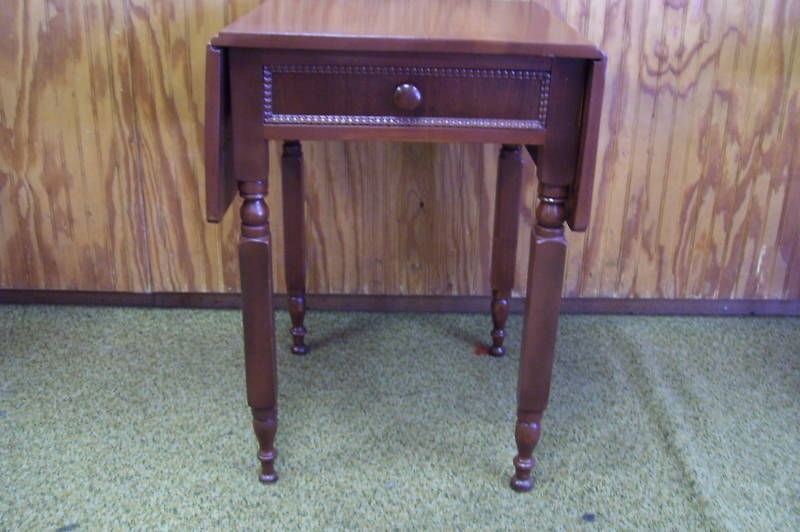 CHERRY PEMBROKE DROP LEAF PARLOR TABLE WITH DRAWER