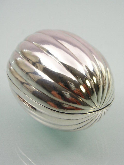   WILLIAM IV STERLING SILVER NOVELTY MELON SHAPE NUTMEG GRATER 1831