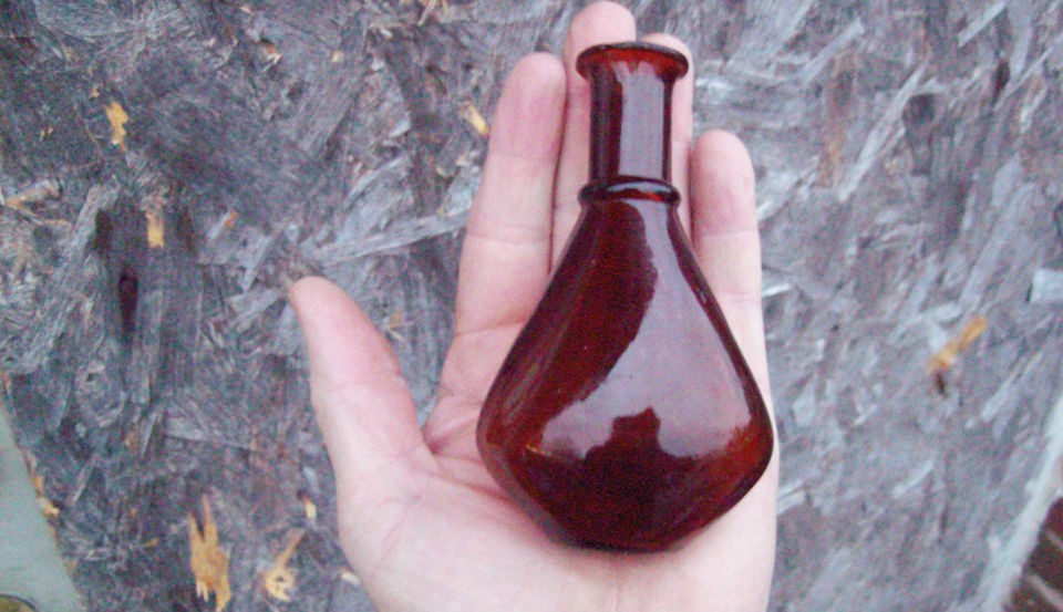 1890 AMBER UNIQUE SHAPED MEDICINAL TONIC BOTTLE SAMPLE SIZE ONLY 4 7/8 