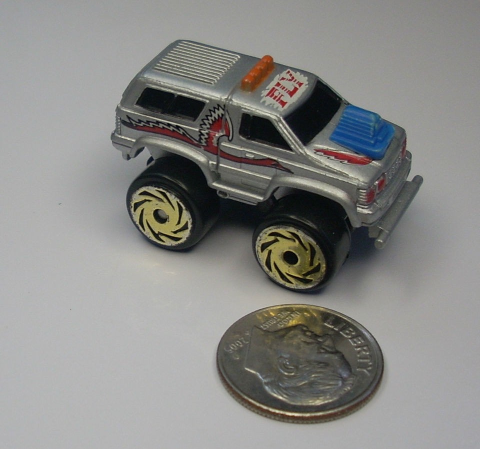 Micro Machines Road Champs Regular Cab Toyota w/ Camper Shell Truck