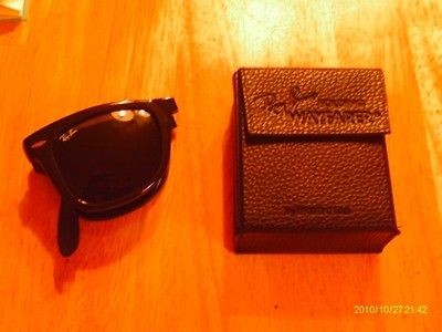 New Folding Ray Ban Wayfarer Sun glasses with original case included