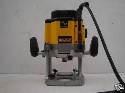 BRAND NEW DEWALT DW625E PLUNGE ROUTER 110V (ROUTER ONLY) 110VOLT