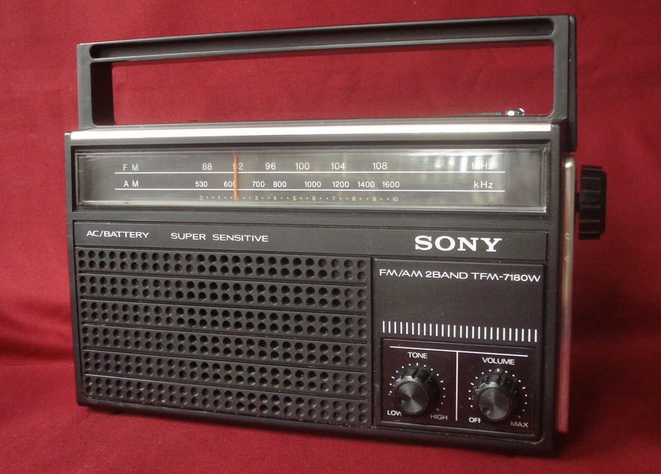 Sony TFM-7250W Super Sensitive AM/FM Radio