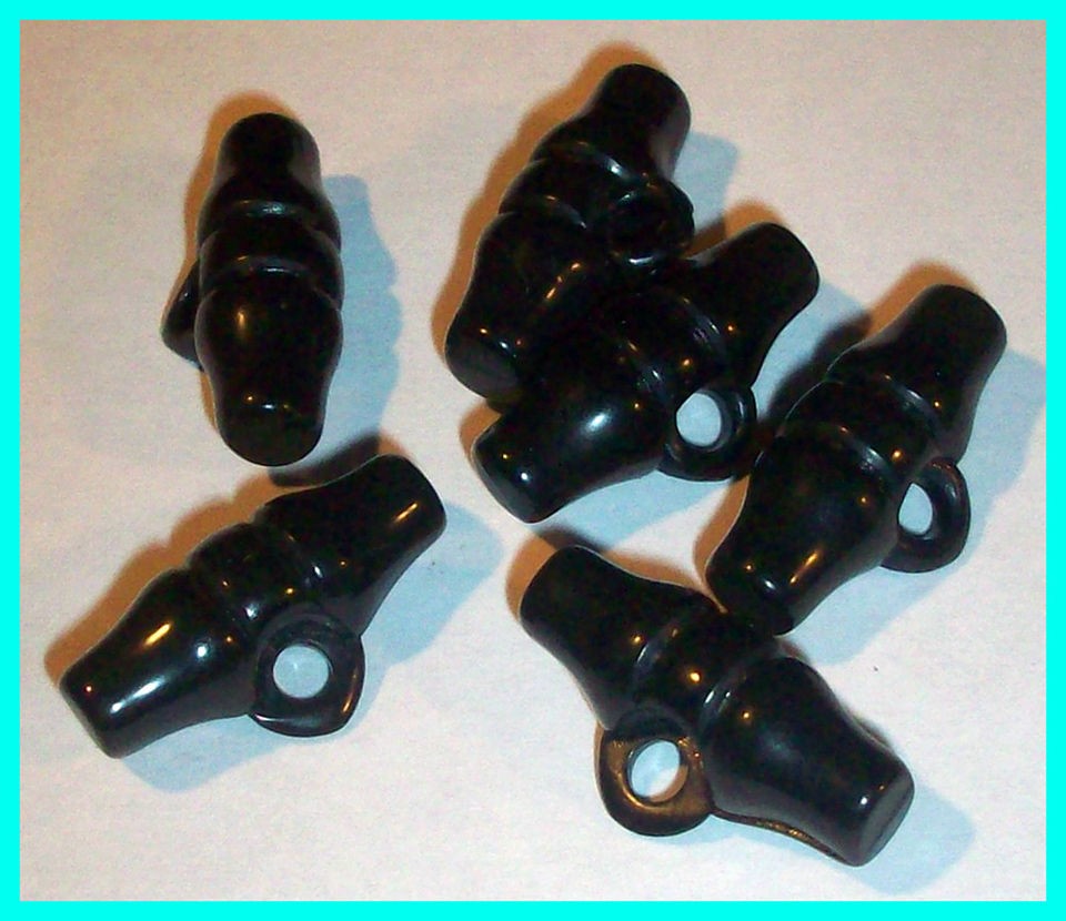 PC Vintage Glossy BLACK Plastic Beer Barrel TOGGLE Shank BUTTONS Lot 