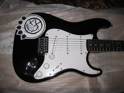 BLINK 182 TOM DELONGE Signed GUITAR PROOF