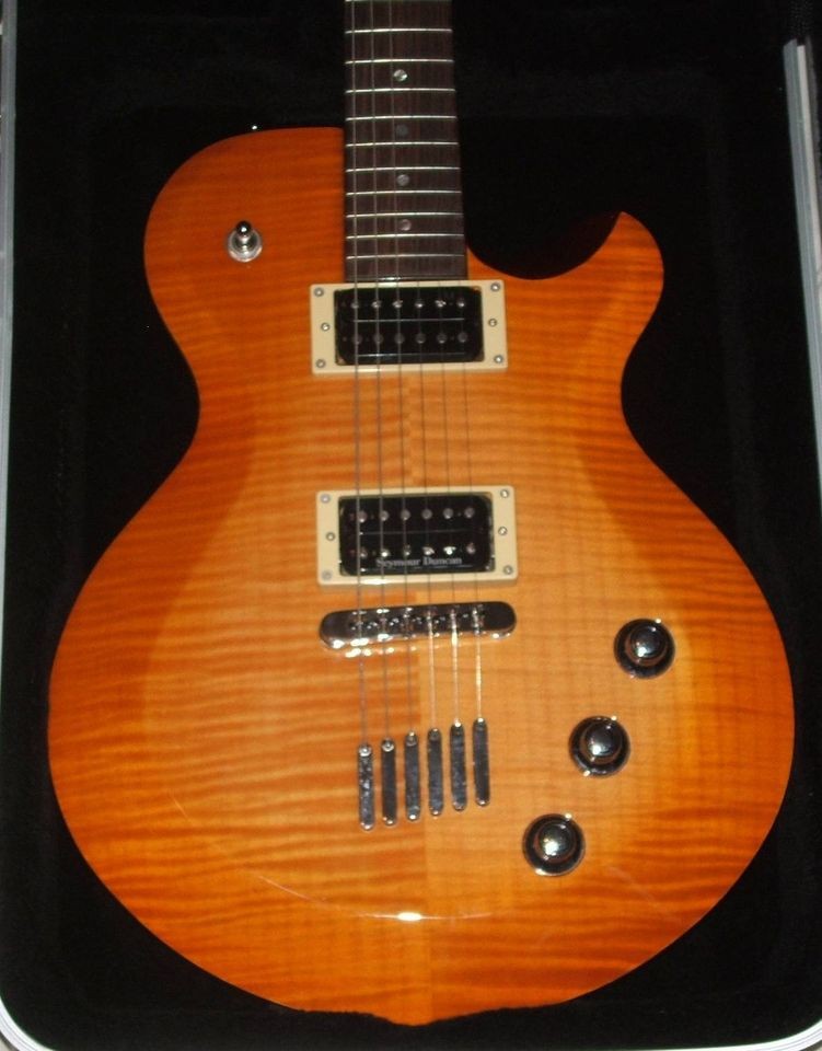 YAMAHA AES 620 GUITAR