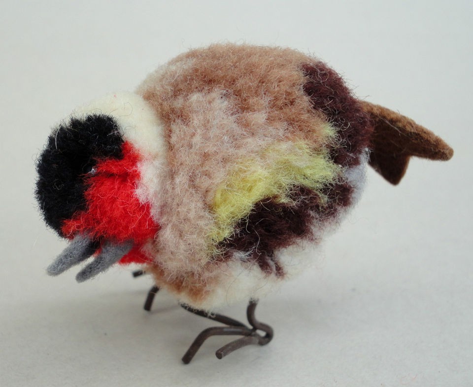 Steiff Vintage Tiny WOOLEN Finch BIRD 4 cm no ID 1950s metal legs VGC 