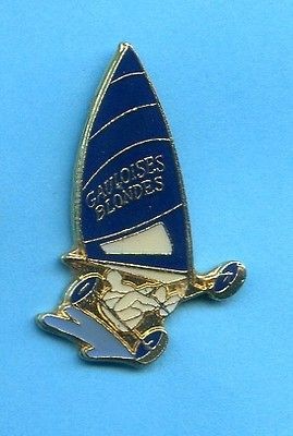 SAND YACHT CIGARETTES GAULOISES FRANCE HAT LAPEL PIN V297