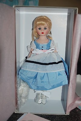 Madame Alexander Doll   Alice In Wonderland in Modern (1970 Now 